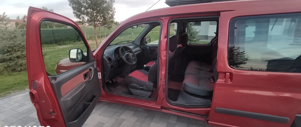 Citroen Berlingo cena 7200 przebieg: 256000, rok produkcji 2000 z Brzeziny małe 37